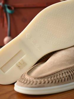 Темно-бежевые лоферы Loro Piana Summer Walk с плетением по периметру