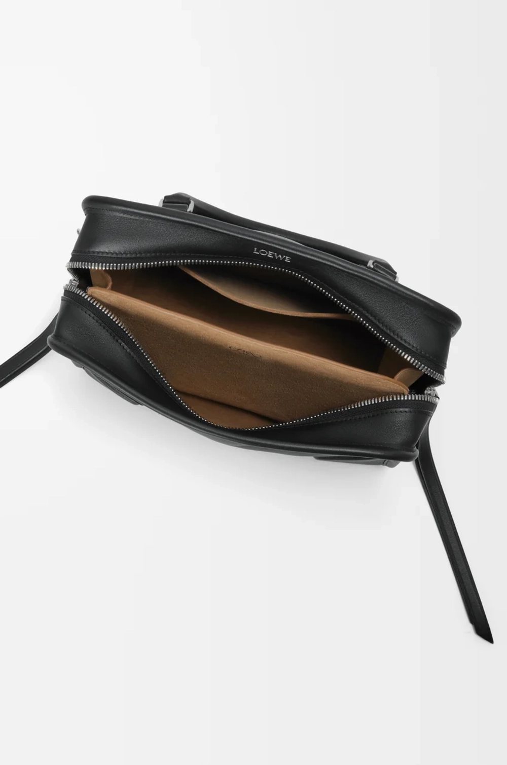 Loewe Маленькая сумка Amazona 180 из мягкой телячьей кожи, черный