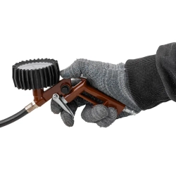 Пистолет для подкачки шин с манометром и шлангом FORSTIME FT-STG-32