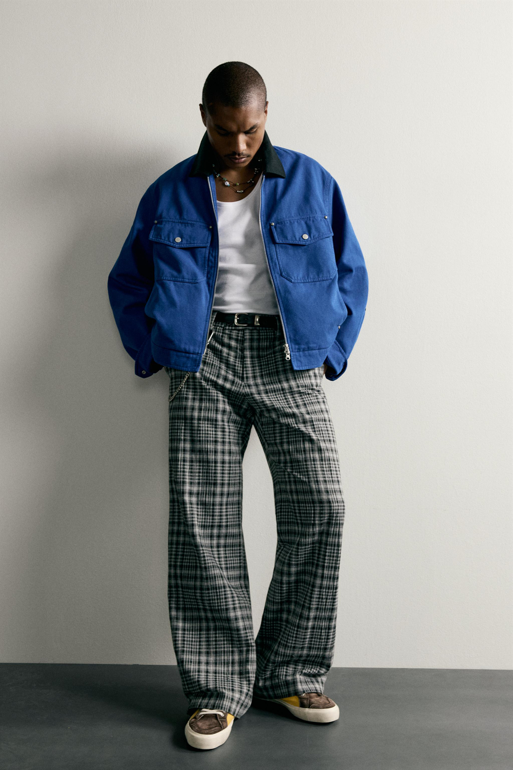 УКОРОЧЕННАЯ КУРТКА С КОНТРАСТНЫМ ВОРОТНИКОМ — ZARA · 3918/880