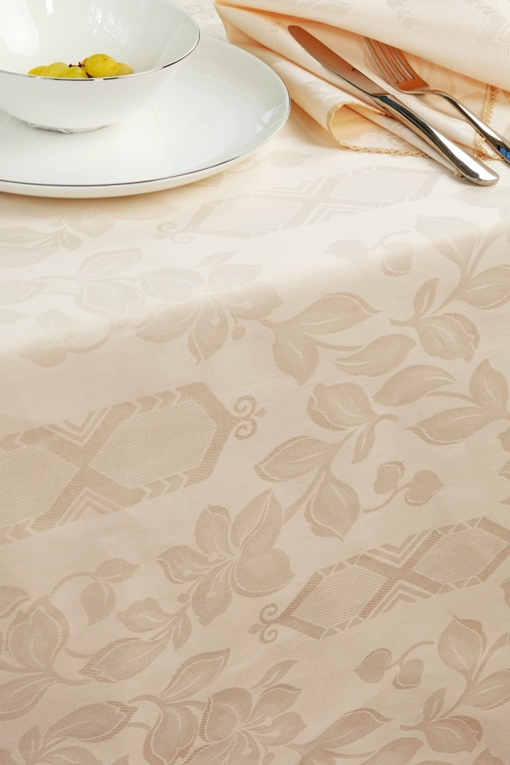 Скатерть 160x450 и 24 салфеток Confestyl Iris Beige