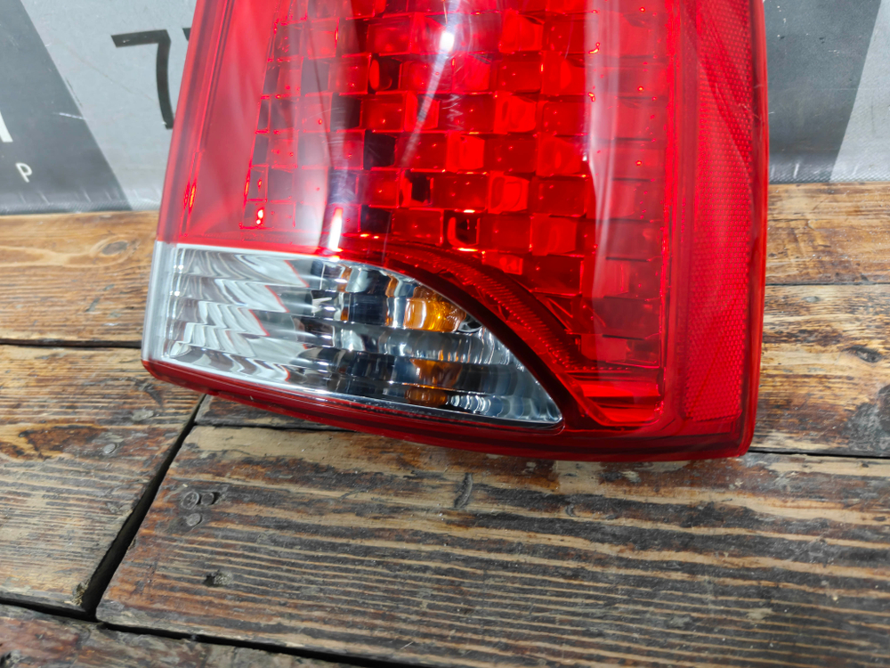 Фонарь задний правый Kia Sorento 2 (XM) 09-12 Б/У Оригинал 924022P020