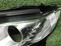 Стекло фары левое Toyota Camry xv70 (2017-2021)