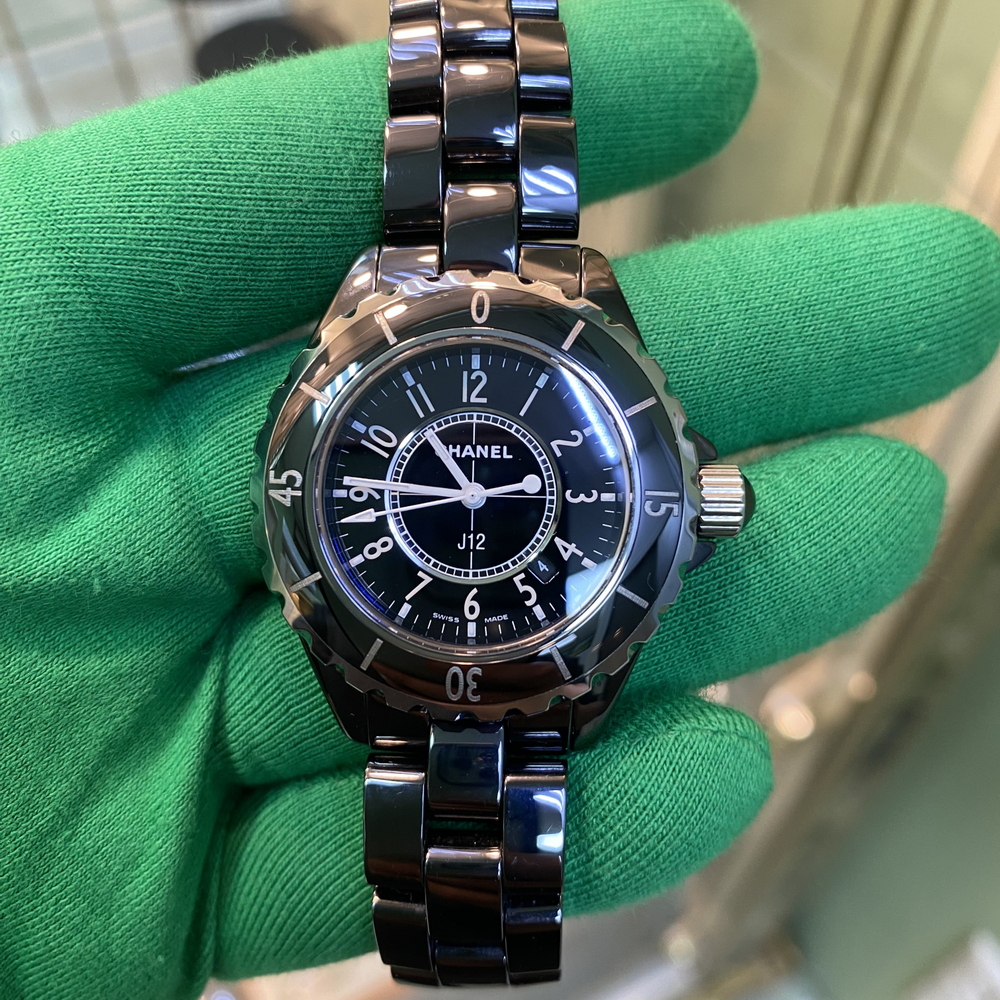 Часы Chanel J12