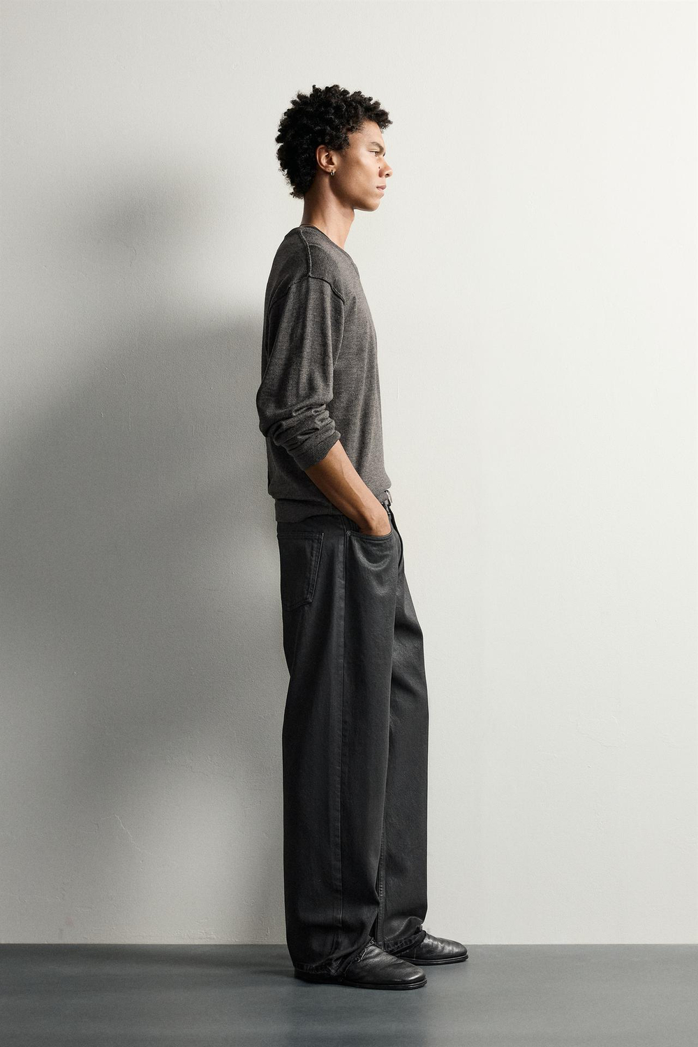 ZARA ДЖИНСЫ LOOSE FIT С ВОСКОВЫМ ЭФФЕКТОМ, ЧЕРНЫЙ