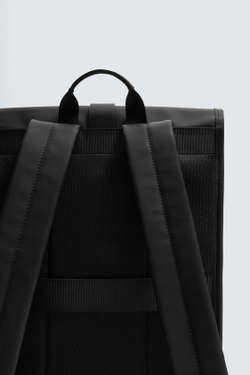 ZARA ПРОРЕЗИНЕННЫЙ РЮКЗАК С КЛАПАНОМ, ЧЕРНЫЙ