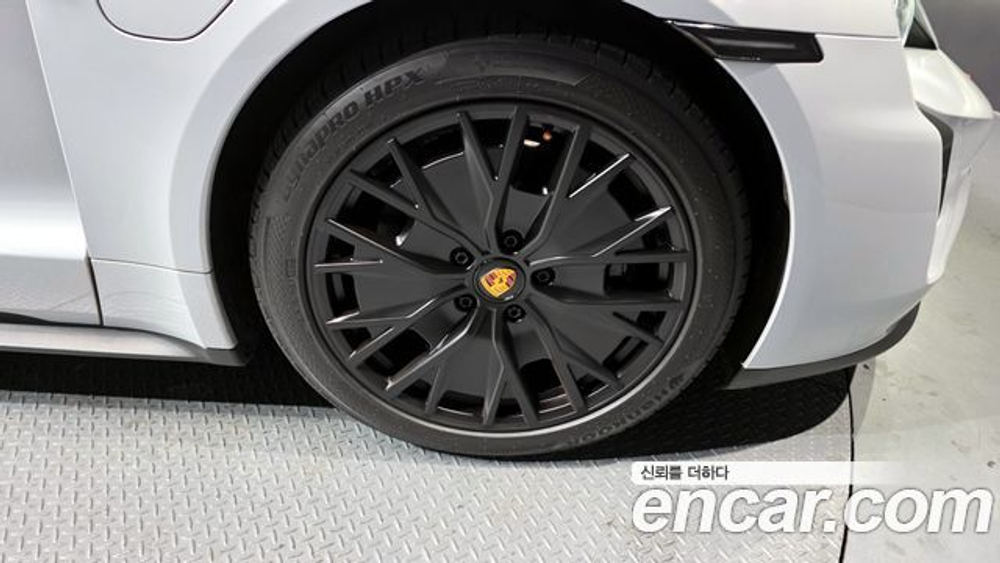 Porsche Taycan GTS — 2023
