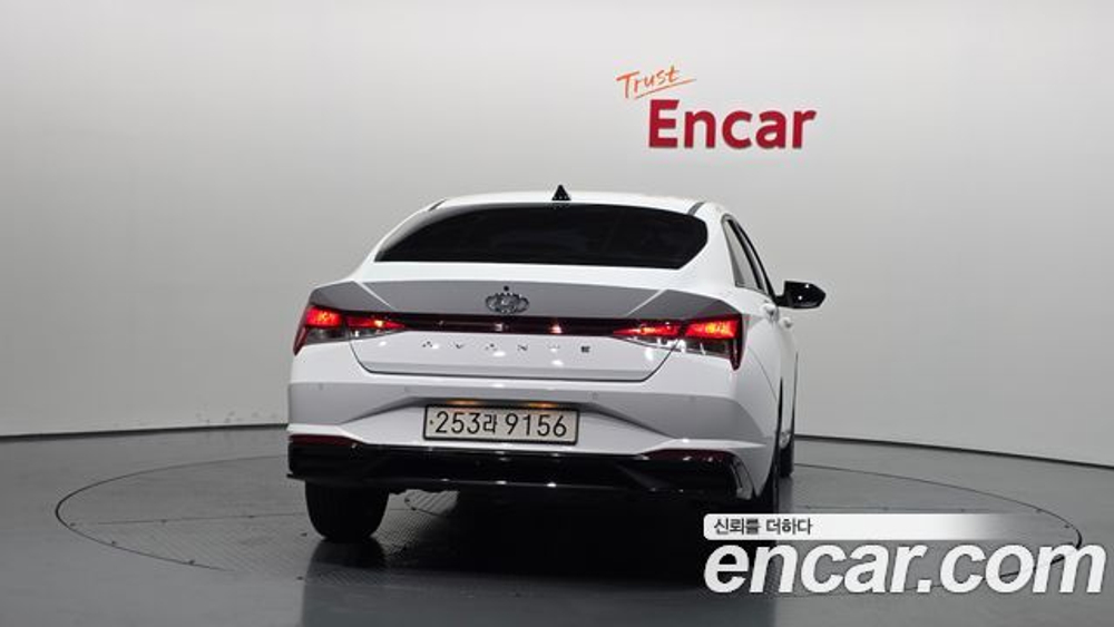 Hyundai AVANTE 1.6 — 2023