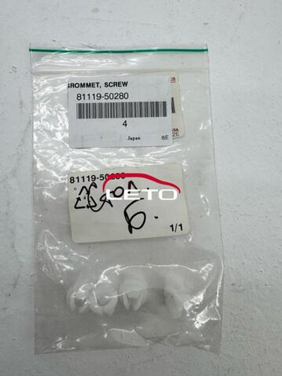 GROMMET, SCREW81119-50280 8111950280
