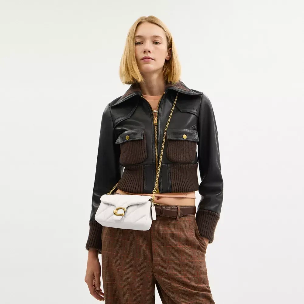 COACH СУМКА ЧЕРЕЗ ПЛЕЧО TABBY 19 С ЦЕПОЧКОЙ И СТЕЖКОЙ, БЕЛЫЙ