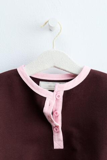 ZARA TIMELESS — ТОЛСТОВКА С КОНТРАСТНЫМ ВОРОТНИКОМ, ШОКОЛАДНЫЙ