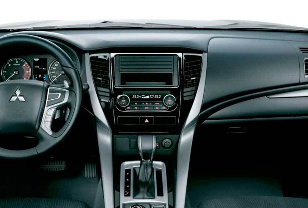 Topway TS18 2+32GB 8 ядер для Mitsubishi Pajero Sport 2016-2018