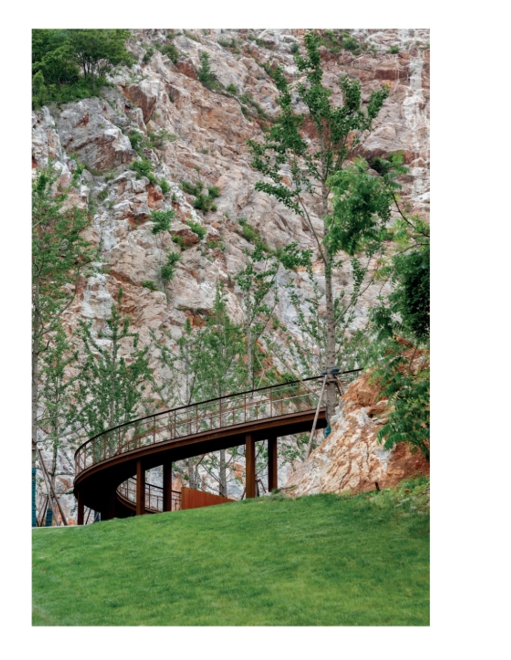 Parks of the 21st Century: Reinvented Landscapes, Reclaimed Territories