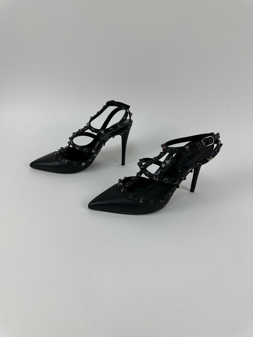 Слингбэки Valentino
