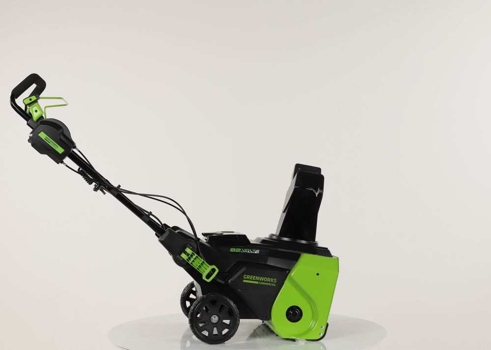Аккумуляторный снегоуборщик Greenworks GD82STK5, 2602507UС ,82v, 56 см, c АКБ 2x2.5Aч и ЗУ