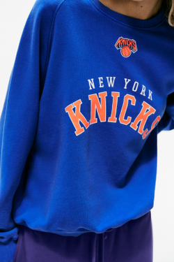 ZARA ТОЛСТОВКА NBA NEW YORK KNICKS, ВАСИЛЬКОВЫЙ