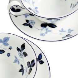 Wedgwood Набор из 2 чайных чашек Wild Strawberry 177 мл с блюдцами Ink Blue EAN 701587481663