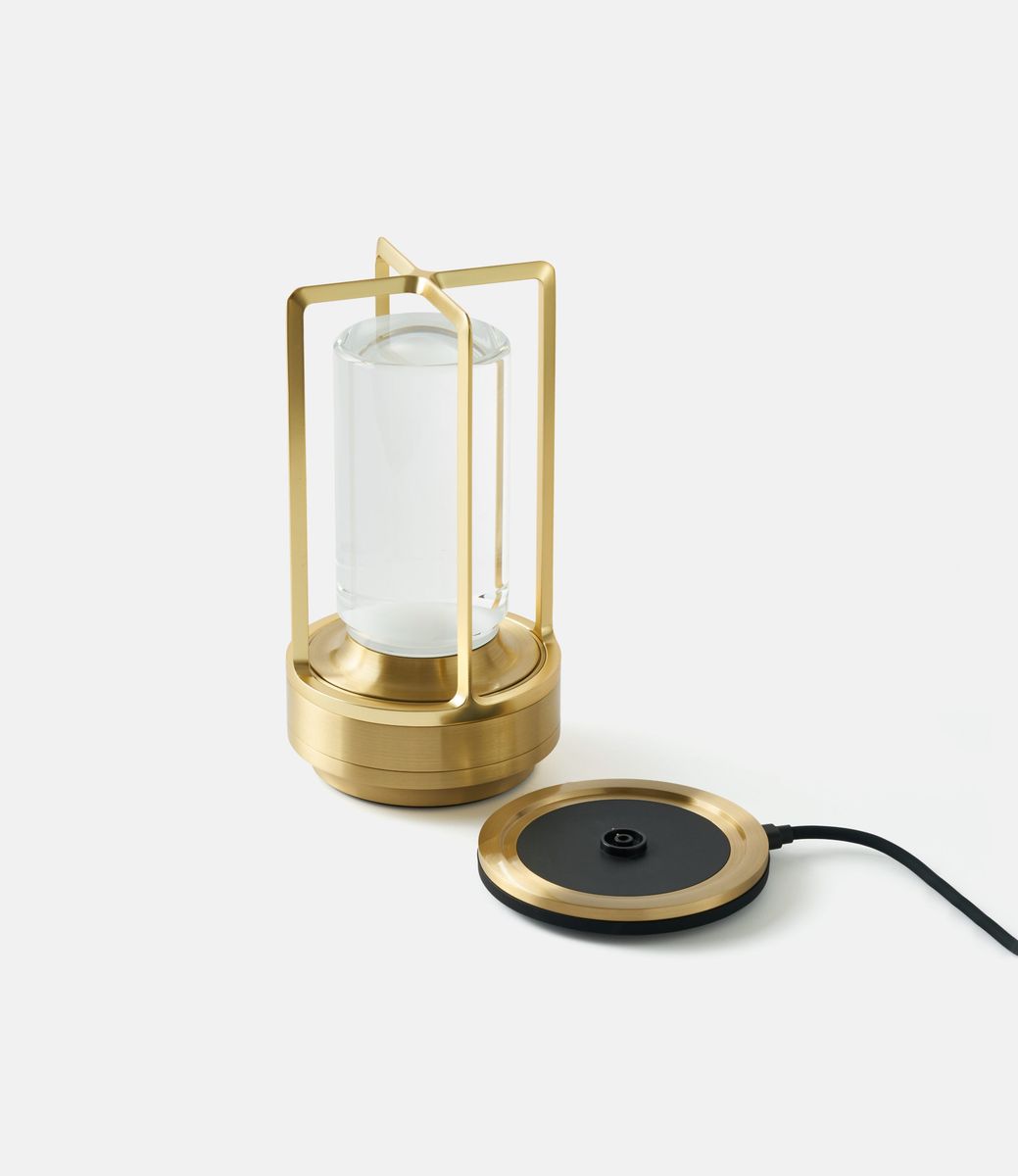 Ambientec Turn+ Brass — лампа из латуни
