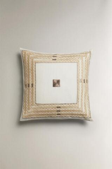 ZARA HOME ЧЕХОЛ ДЛЯ ДЕКОРАТИВНОЙ ПОДУШКИ С ЗОЛОТИСТОЙ ВЫШИВКОЙ, СВЕТЛО-БЕЖЕВЫЙ