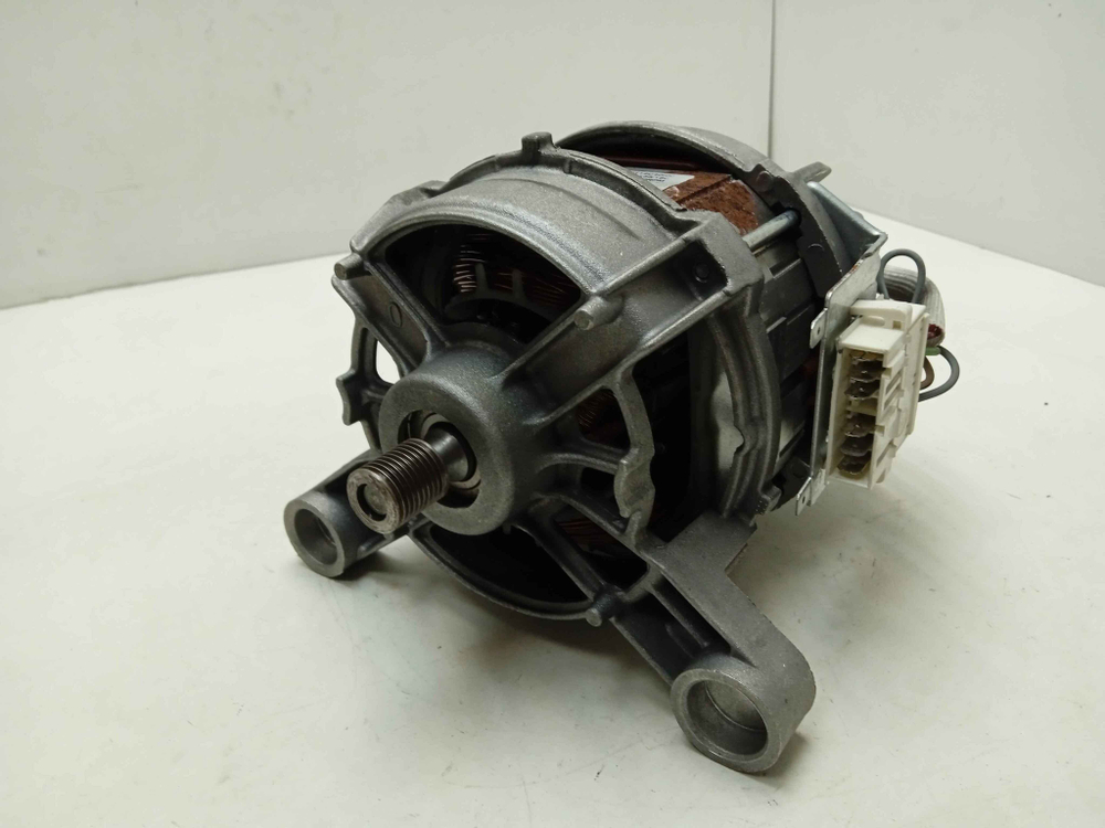 RST703D кт169 Двигатель для стиральной машины Hotpoint-Ariston RST703D б/у