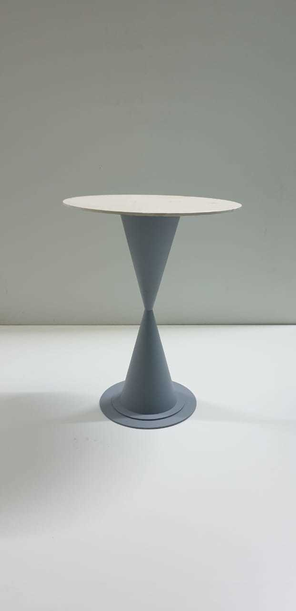 Hourglass table by Delightful