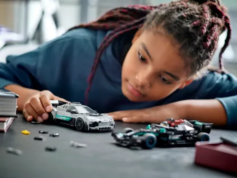 Конструктор LEGO Speed Champions 76909 Mercedes-AMG F1 W12 E Performance и Mercedes-AMG Project One