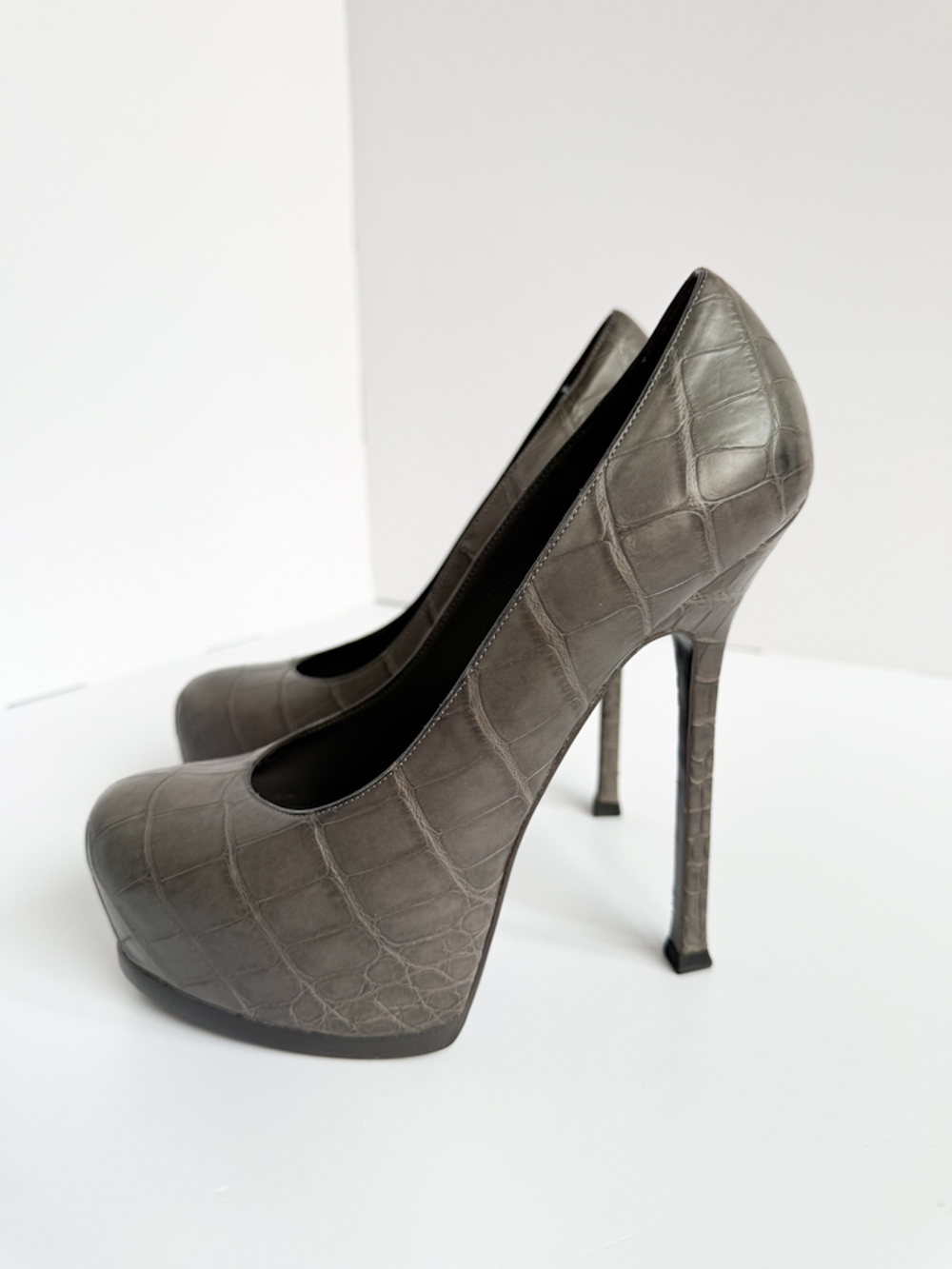 Кожаные туфли Saint Laurent, 38