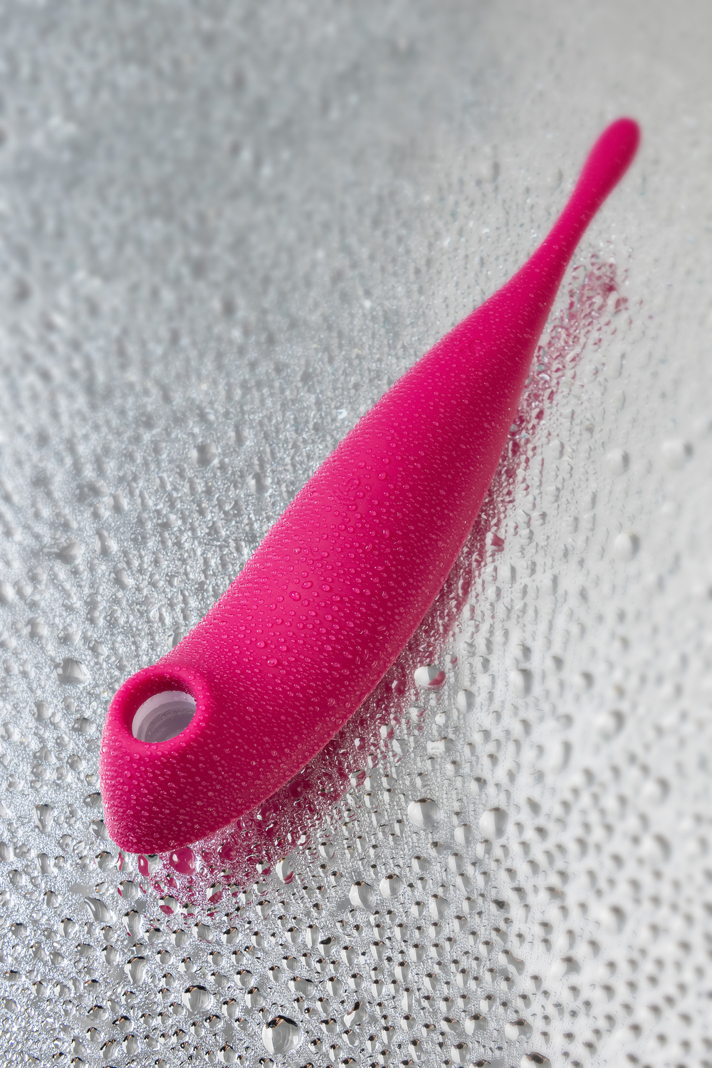 Вакуум-волновой бесконтактный стимулятор клитора Satisfyer Twirling Pro, силикон, красный