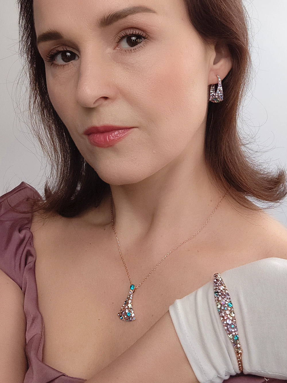 Клипсы Россыпь из разноцветных камней Swarovski
