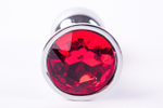 Анальная пробка металлическая серебристая с красным кристаллом Onjoy Metal Plug Silver Medium (Цвет: серебряный с красным)