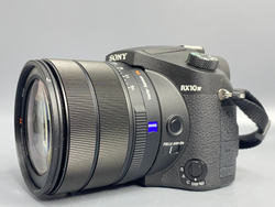 Sony DSC-RX10 IV