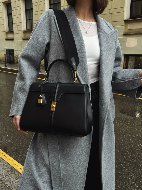 Celine Classique 16