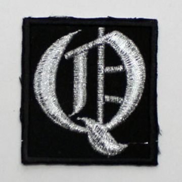 Нашивка буква "Q" (серебристая)
