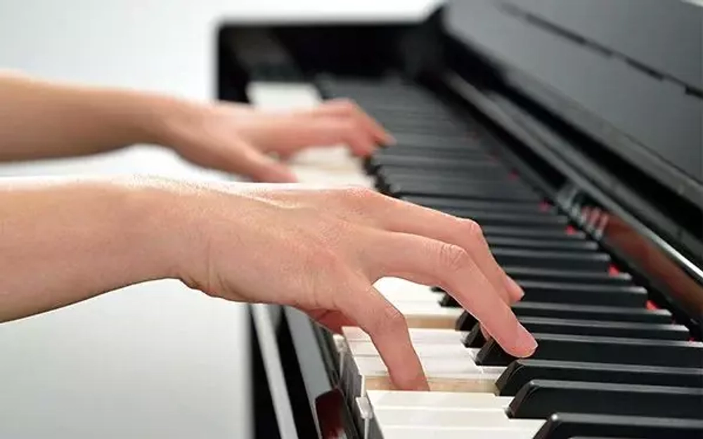 Yamaha CLP-745