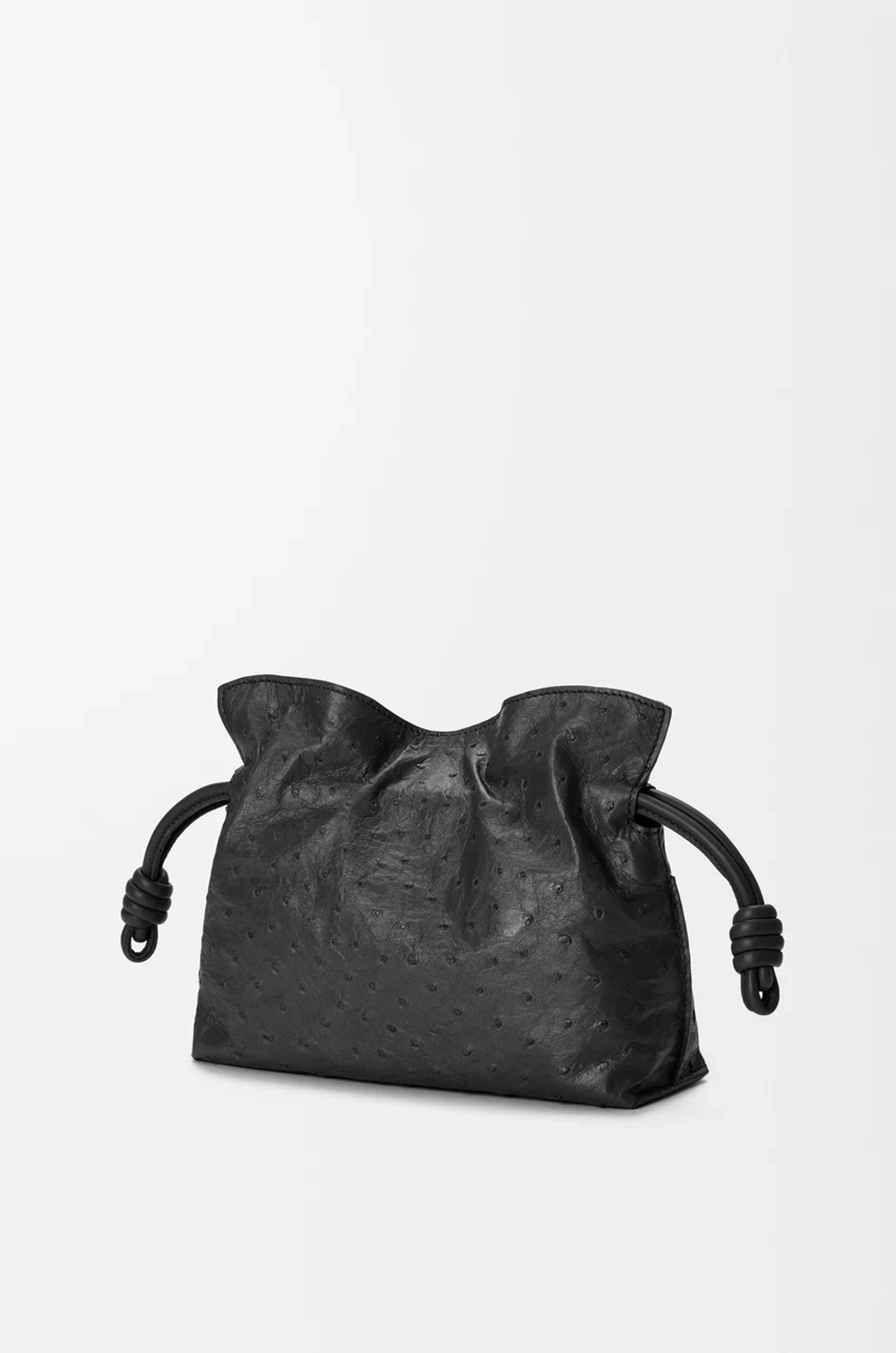 Loewe Мини-клатч Flamenco из страусиной кожи, черный