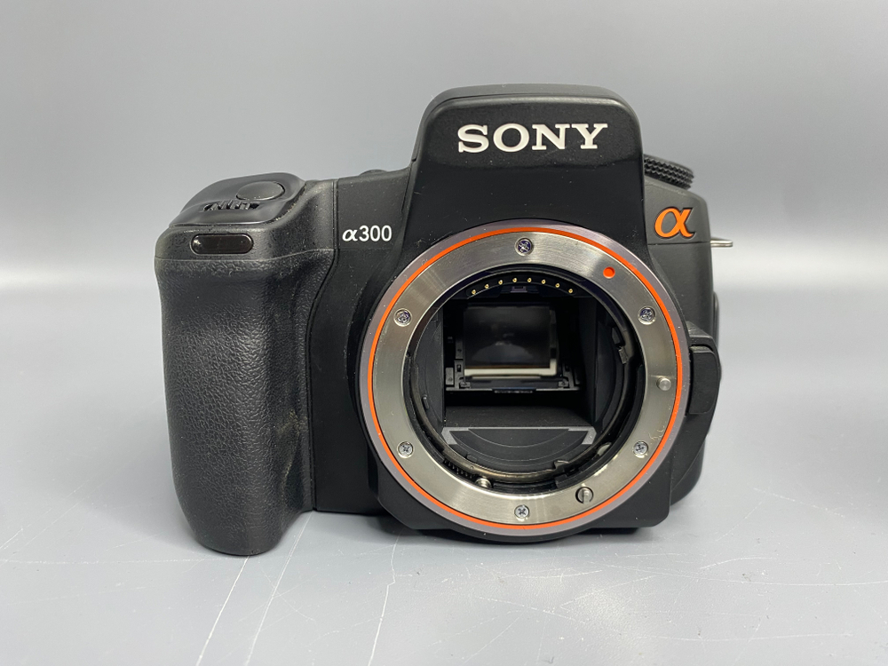 Sony A300 Kit 18-70mm 3.5-5.6