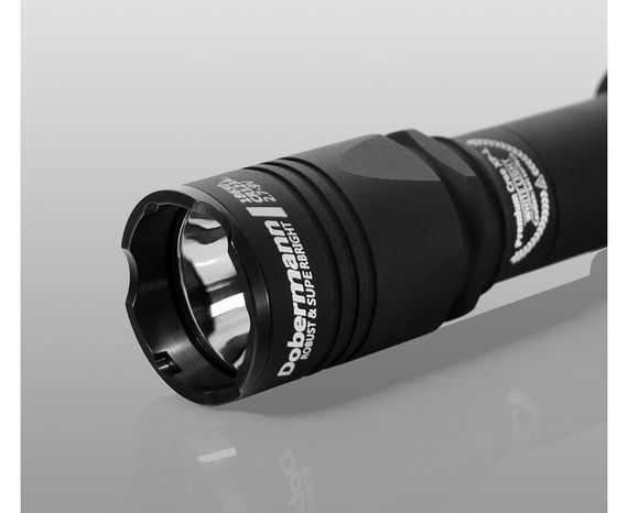 Тактический фонарь Armytek Dobermann теплый свет