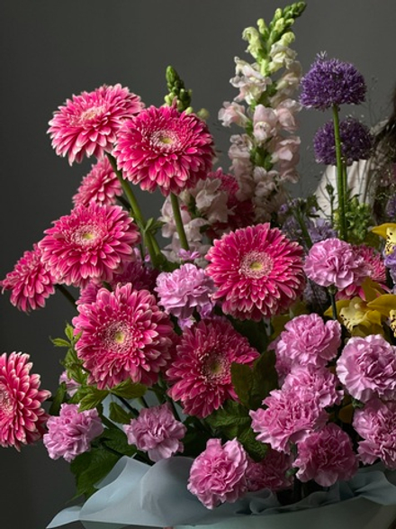 Цветы в коробке «Вдохновение лета»