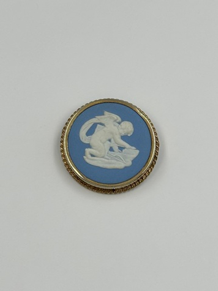 Брошь Wedgwood голубая