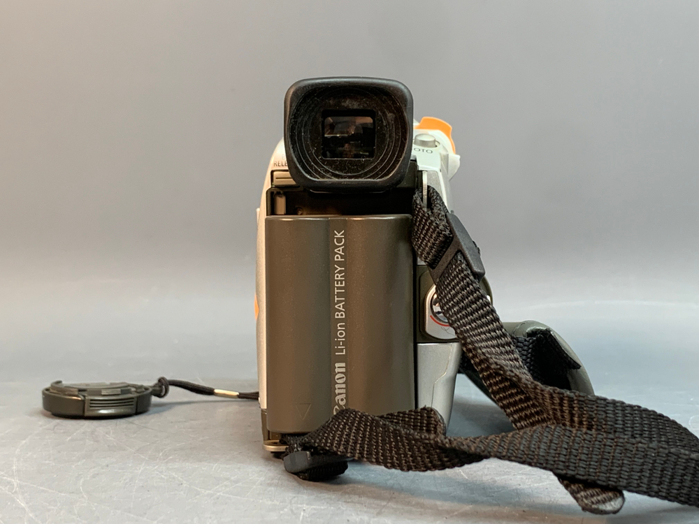 Canon MV300 не закрывается отсек с кассетой