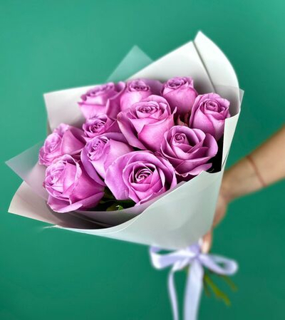 Bouquet of 11 Ecuadorian roses Cool Water