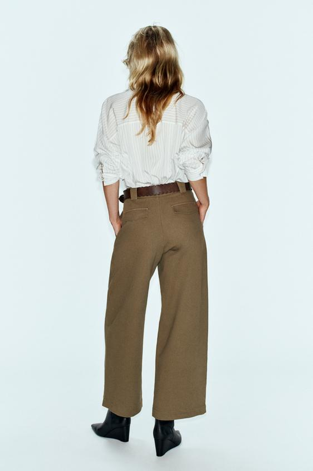 ZARA БРЮКИ С ШИРОКИМИ ШТАНИНАМИ, ЗАЩИПАМИ И РЕМНЕМ, ПЫЛЬНЫЙ ХАКИ