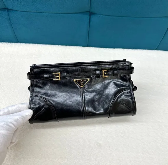 Кожаная большая сумка Prada Bonnie