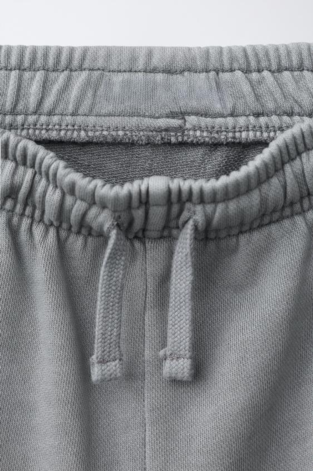 ZARA УДЛИНЕННЫЕ ШОРТЫ ИЗ ФЛИСА, СЕРЫЙ