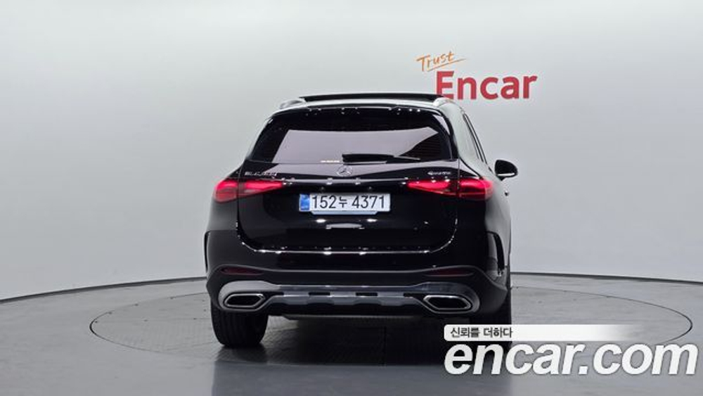 Mercedes-Benz GLC-Class GLC300 4MATIC AMG Line — 2025
