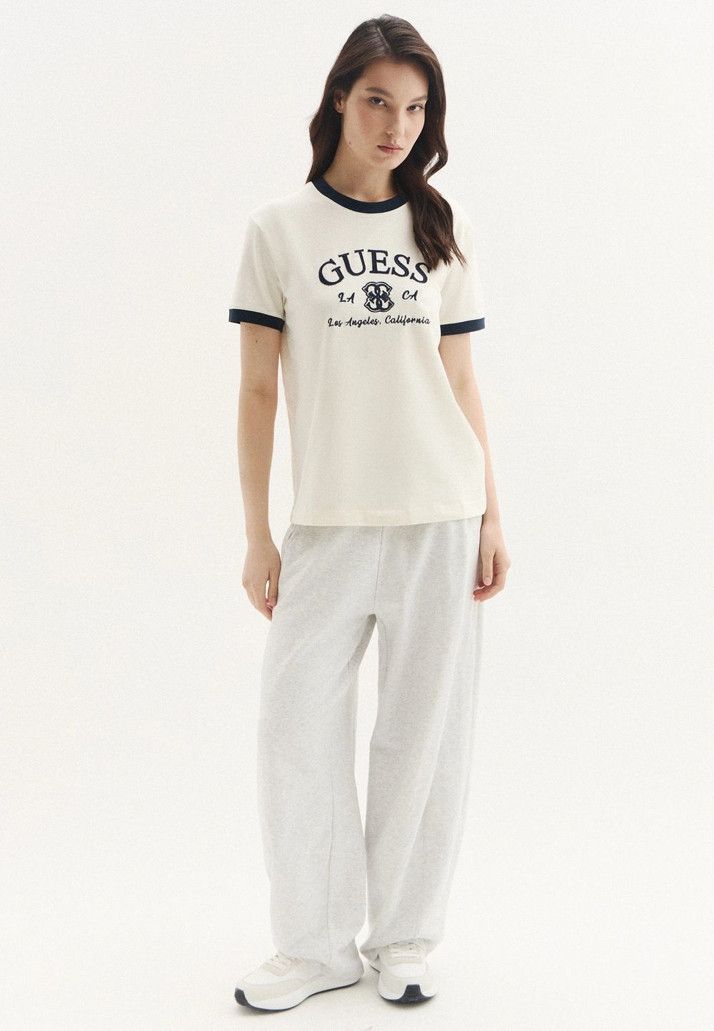 Футболка женская GUESS