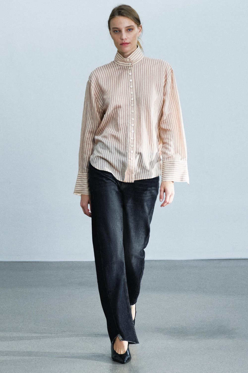 РУБАШКА В ПОЛОСКУ С ВОРОТНИКОМ-СТОЙКОЙ — ZW COLLECTION — ZARA