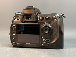 Nikon D300S 185.818 кадров