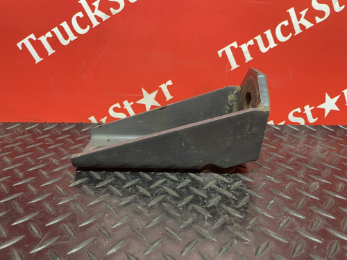 Кронштейн амортизатора переднего