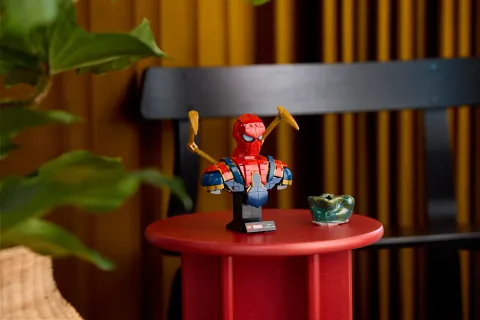 Конструктор LEGO Marvel 76326 Бюст железного Человека-паука